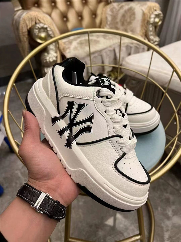 Women's New York Yankees White-Navy Shoes 001